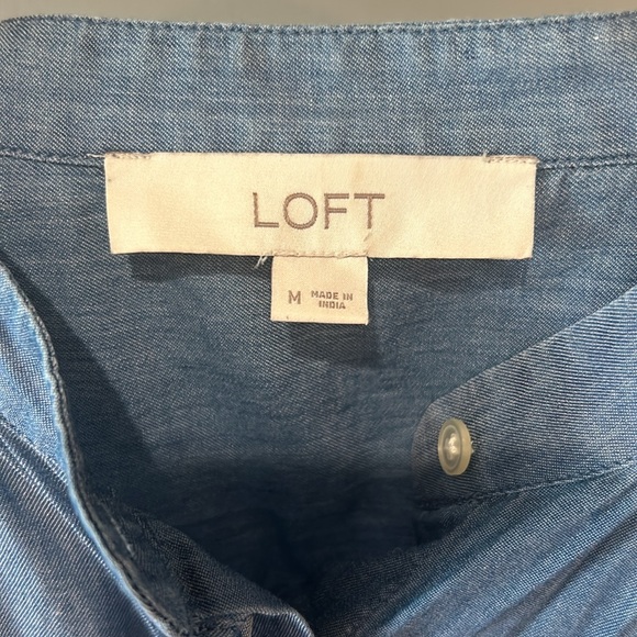 Loft Blouse, Size Medium! - Picture 2 of 5